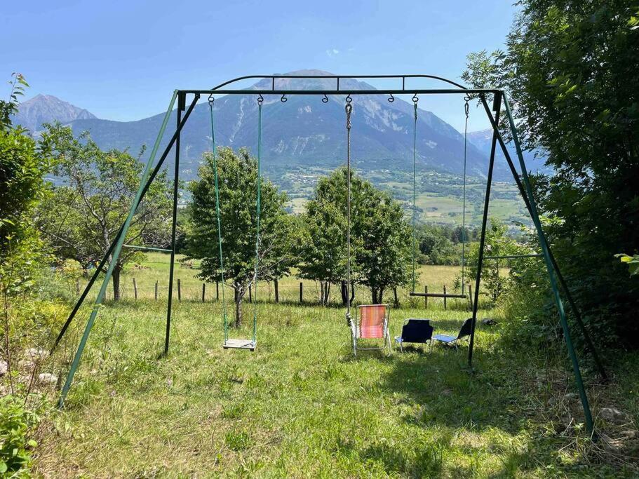 Gite Confort 15 Couchages, Vue Panoramique Montagne Hautes Alpes, Terrasses Embrun Eksteriør bilde