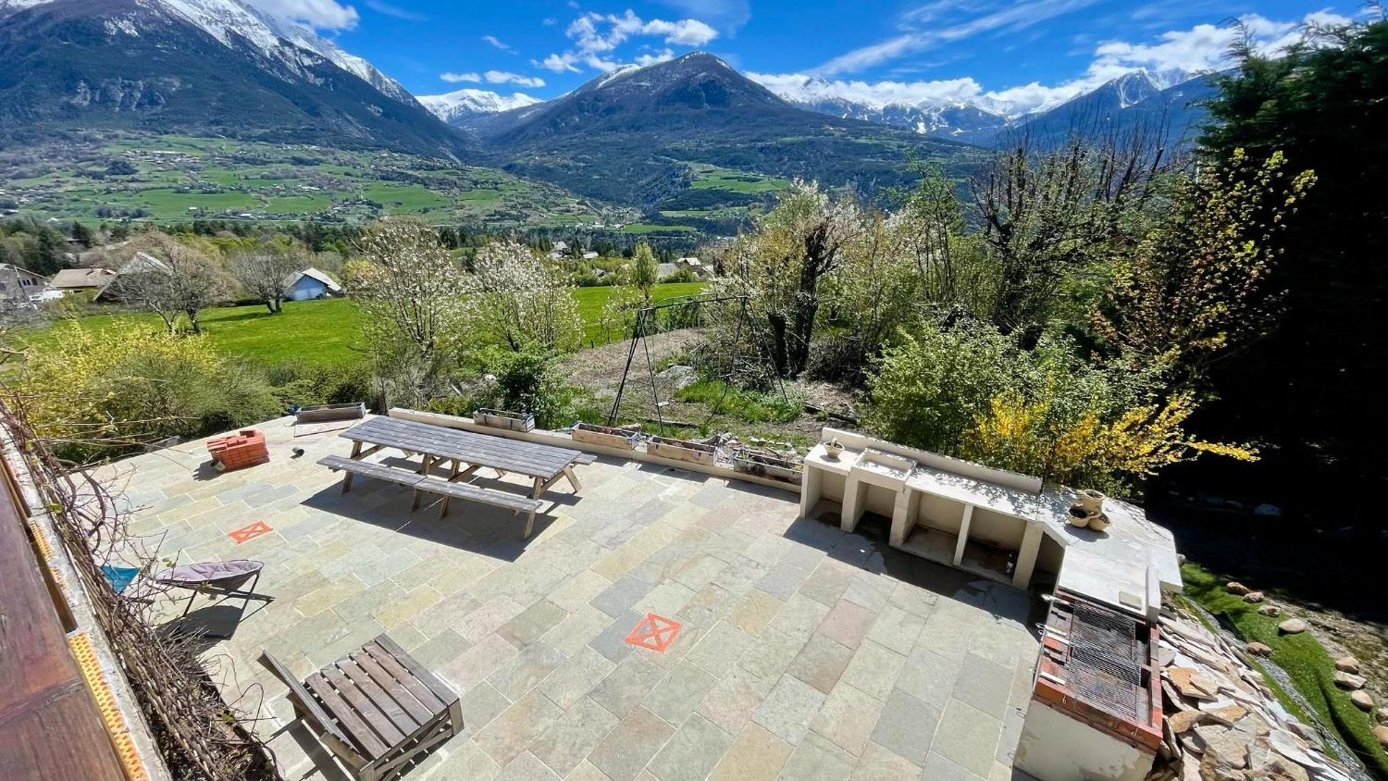 Gite Confort 15 Couchages, Vue Panoramique Montagne Hautes Alpes, Terrasses Embrun Eksteriør bilde