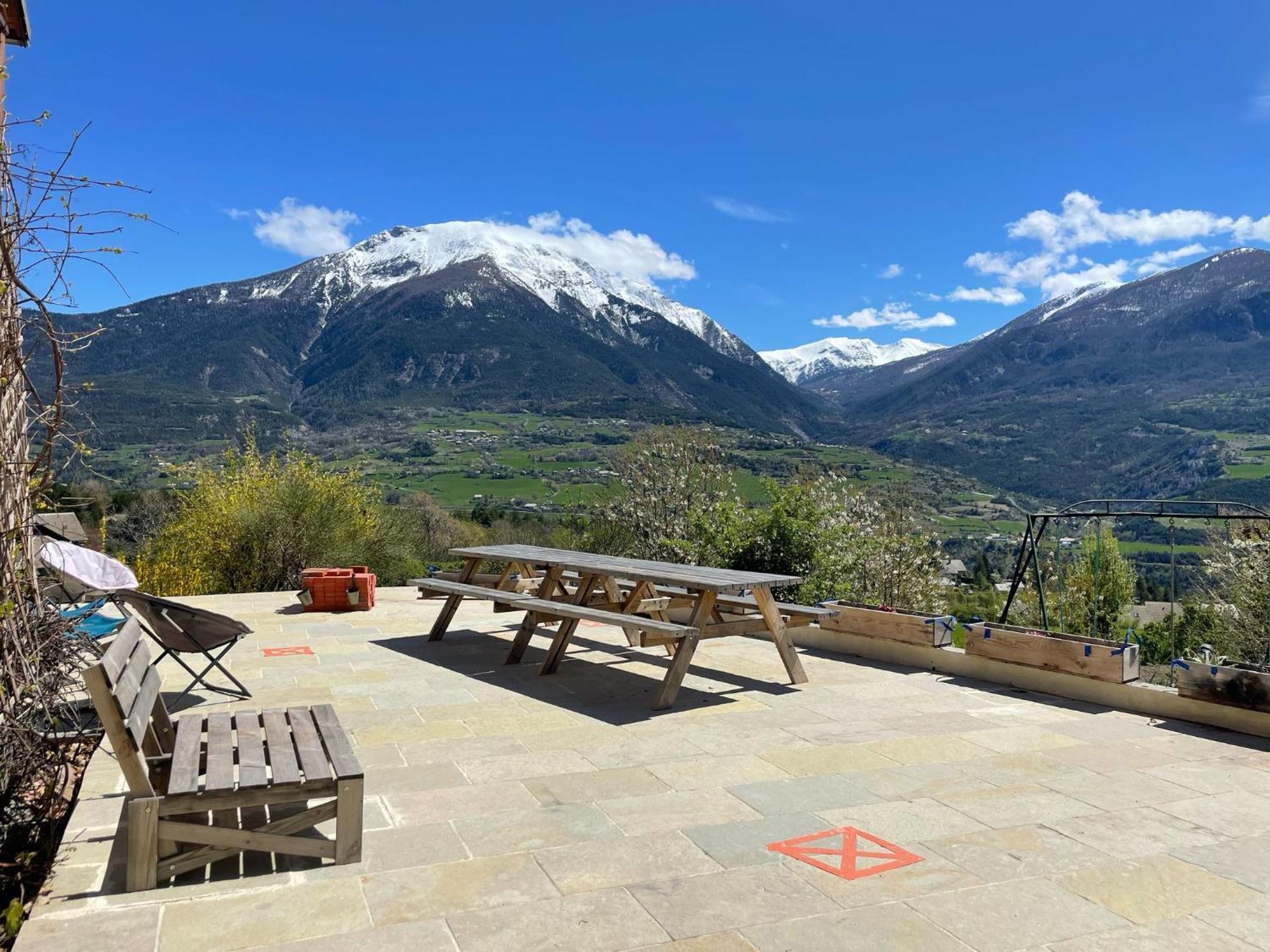 Gite Confort 15 Couchages, Vue Panoramique Montagne Hautes Alpes, Terrasses Embrun Eksteriør bilde