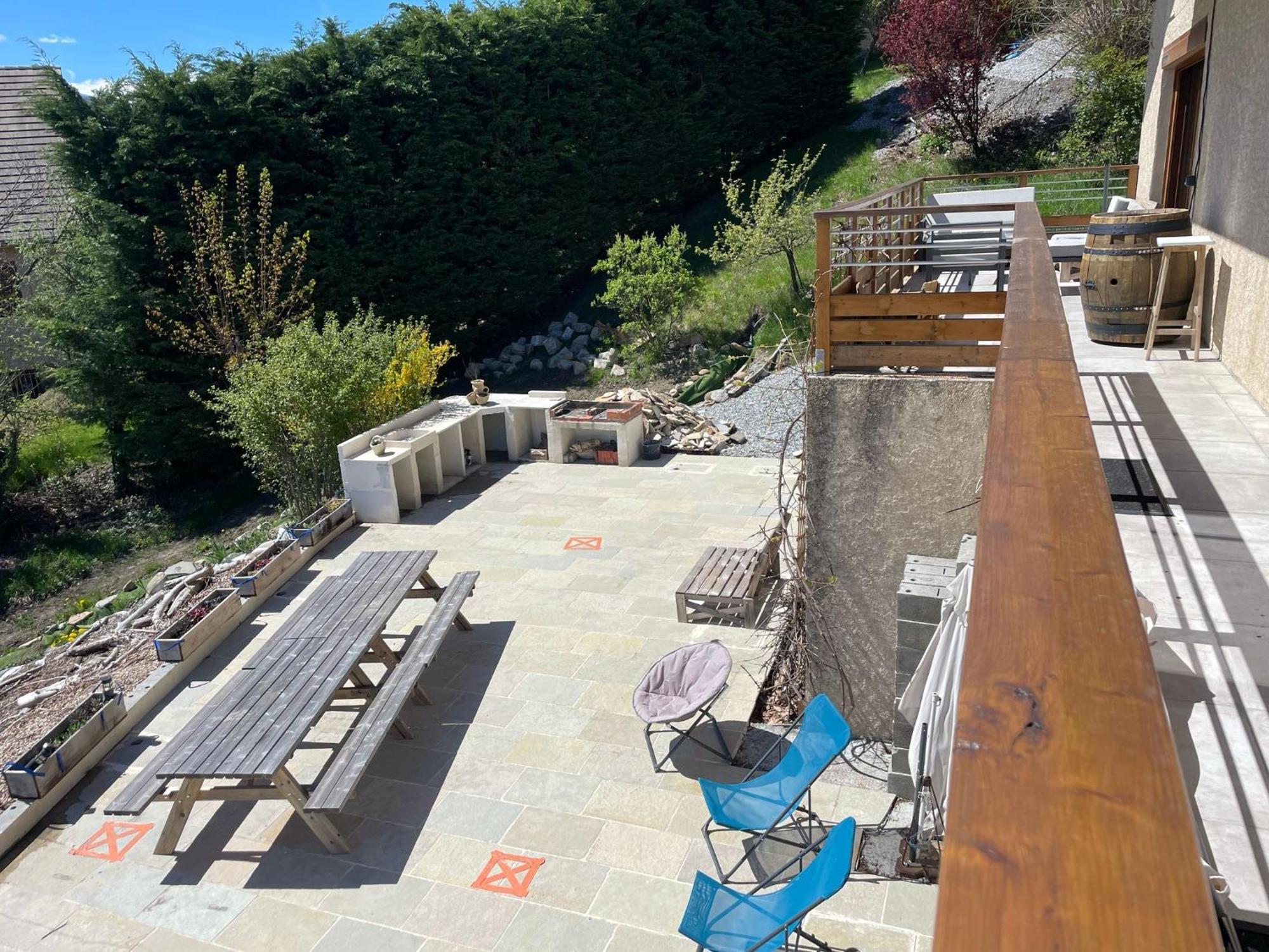Gite Confort 15 Couchages, Vue Panoramique Montagne Hautes Alpes, Terrasses Embrun Eksteriør bilde