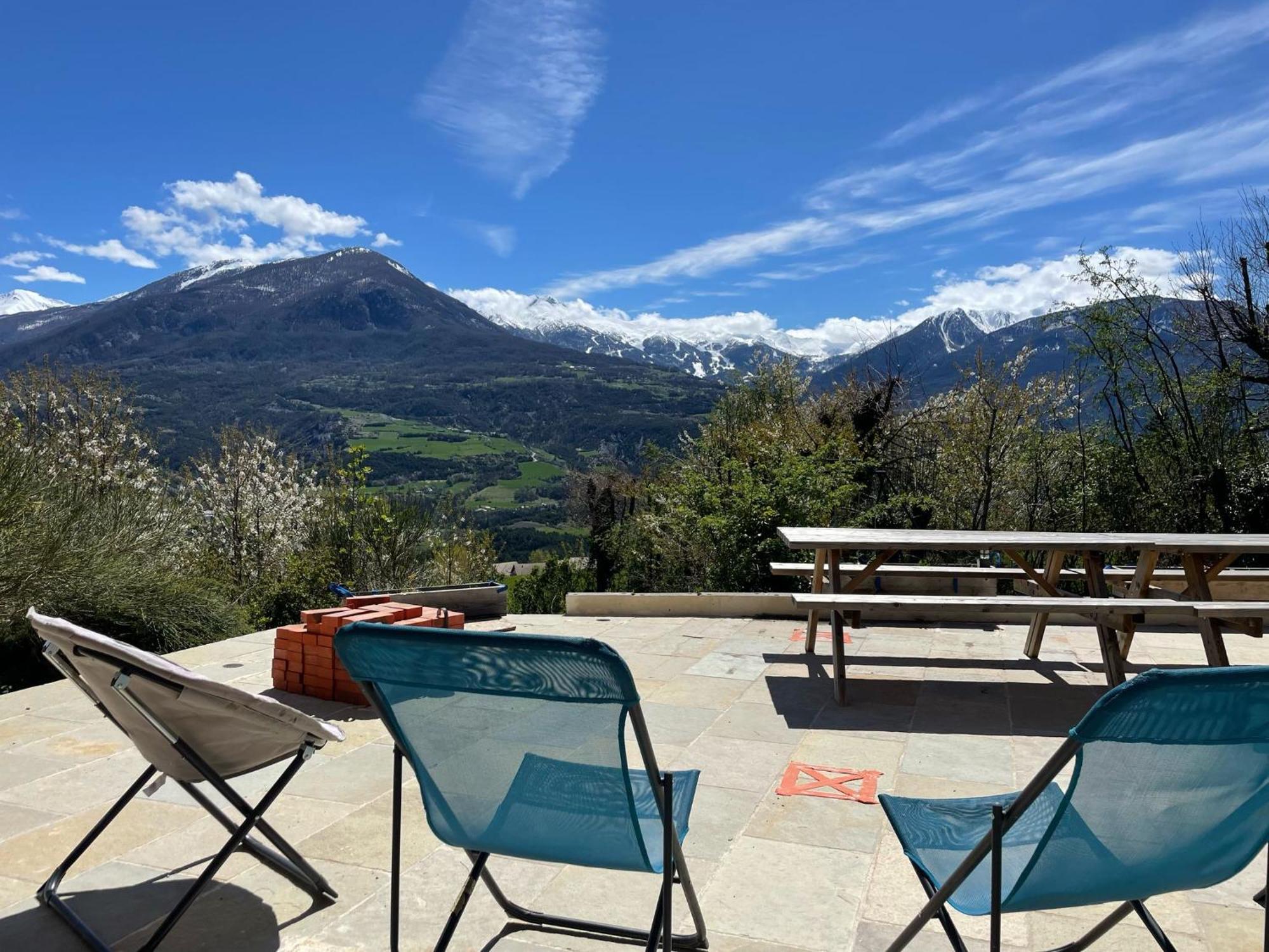 Gite Confort 15 Couchages, Vue Panoramique Montagne Hautes Alpes, Terrasses Embrun Eksteriør bilde